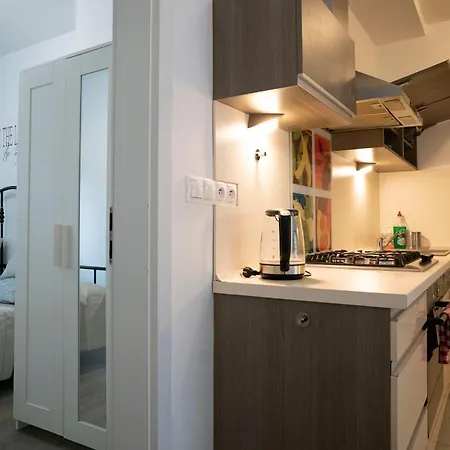 Cozy 2-room Apt, Parking Nearby Appartamento Bratislava