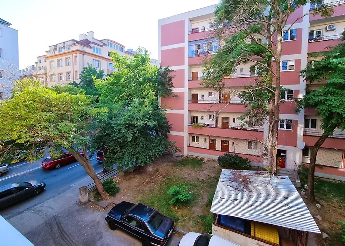 Appartement Cozy 2-room Apt, Parking Nearby Bratislava