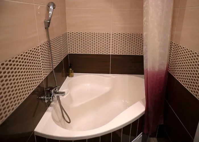 Cozy 2-room Apt, Parking Nearby Appartement